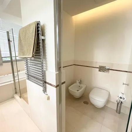 Modern In Gated Complex Sierra Blanca Villa