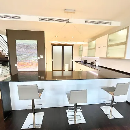 Βίλα Modern In Gated Complex Sierra Blanca Μαρμπέλλα