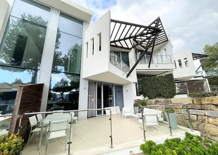 Villa Modern In Gated Complex Sierra Blanca Marbellac