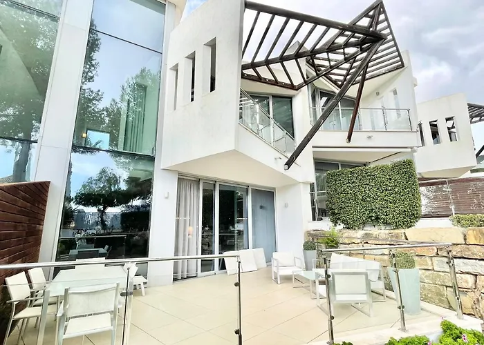 Modern In Gated Complex Sierra Blanca Marbellac