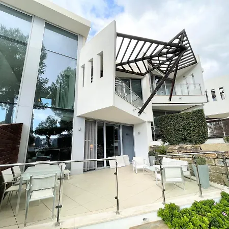 וילה Modern In Gated Complex Sierra Blanca מארבלה